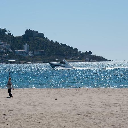 로지즈 Apartamento A Pie De Playa, Climatizado Y Parking 아파트 외부 사진