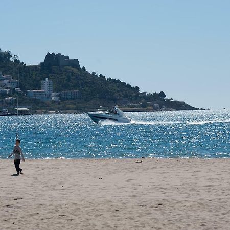 Apartamento A Pie De Playa, Climatizado Y Parking 로지즈 외부 사진